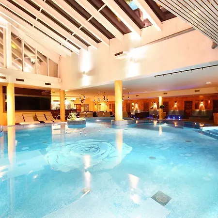 Grand Rose 4* Κουρεσάαρε