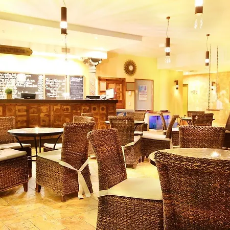 Grand Rose كوريسارِ