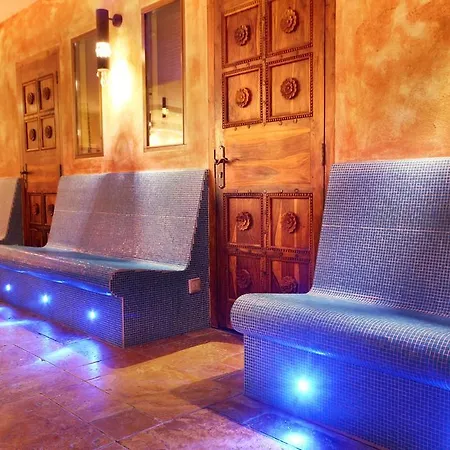 Grand Rose Hotell 4*