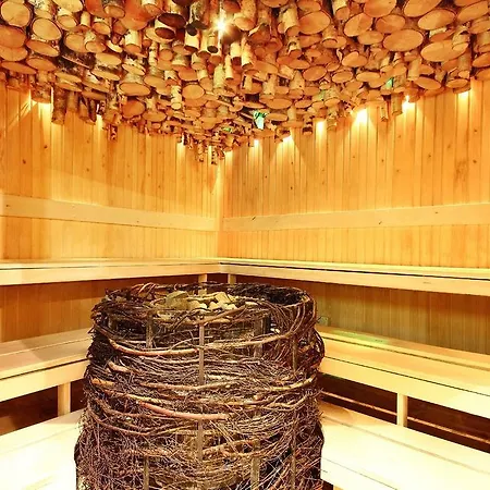 Grand Rose كوريسارِ