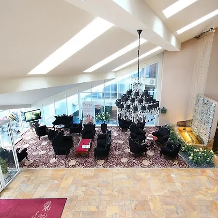 Ξενοδοχείο Grand Rose 4*