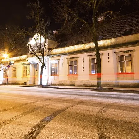 Grand Rose كوريسارِ