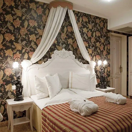 Grand Rose 4* Κουρεσάαρε