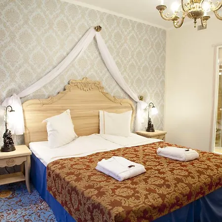 Grand Rose Κουρεσάαρε