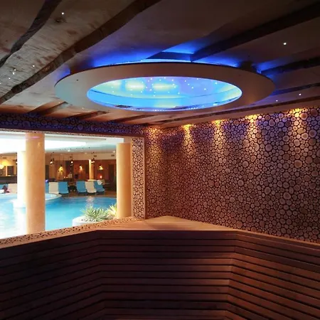 Grand Rose 4* Κουρεσάαρε