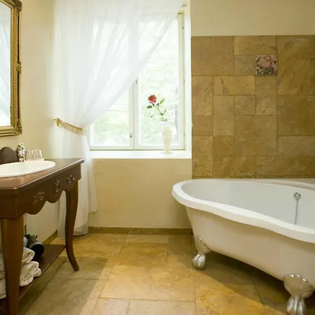 Grand Rose Hotel 4*