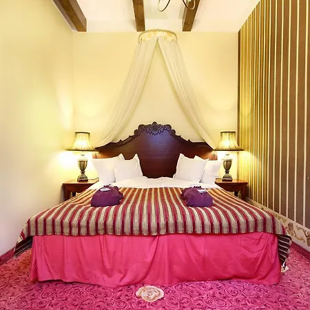 فندق Grand Rose كوريسارِ