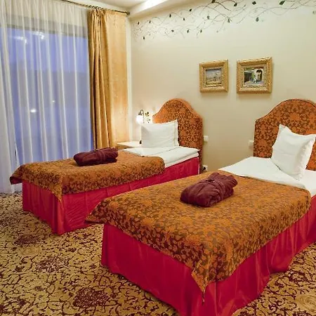 Grand Rose Hotel 4*