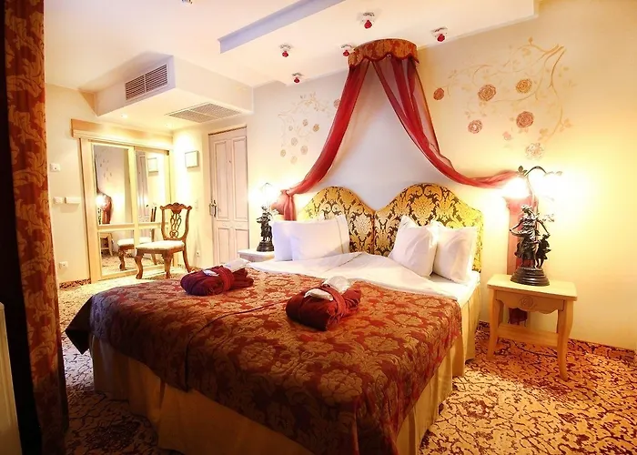 Grand Rose Hotel 4*