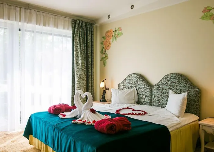 Grand Rose 4* Κουρεσάαρε